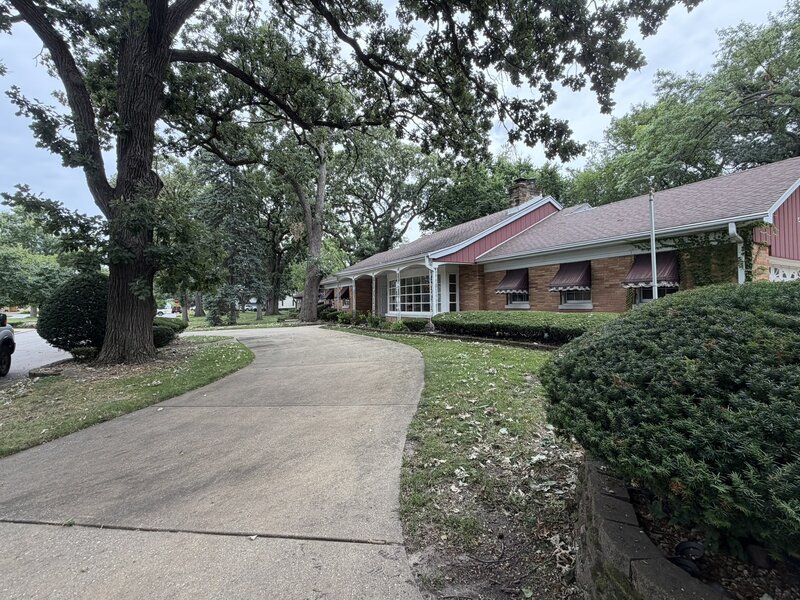 9615 Parkside Avenue Oak Lawn IL 60453