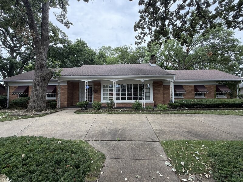 9615 Parkside Avenue Oak Lawn IL 60453