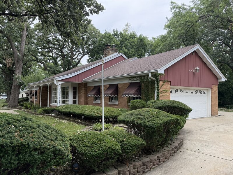 9615 Parkside Avenue Oak Lawn IL 60453
