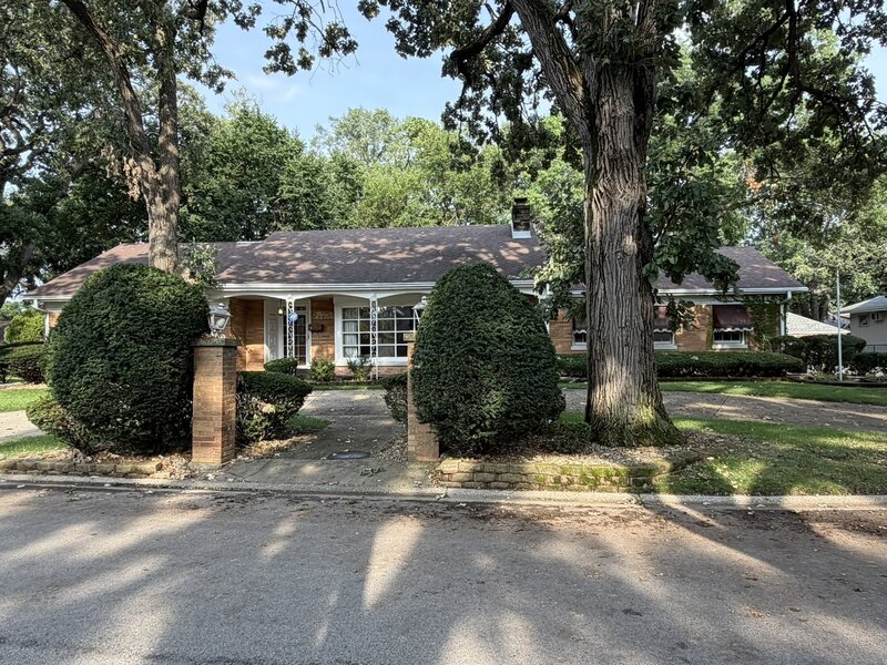 9615 Parkside Avenue Oak Lawn IL 60453
