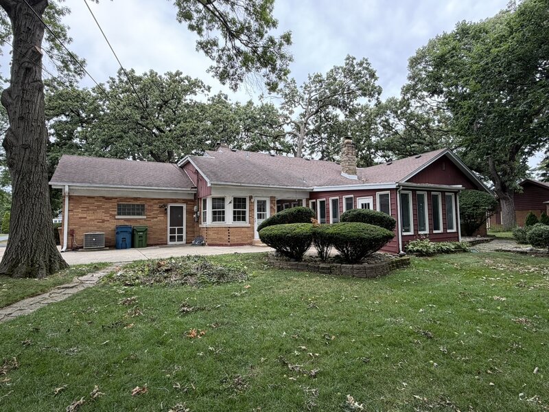 9615 Parkside Avenue Oak Lawn IL 60453