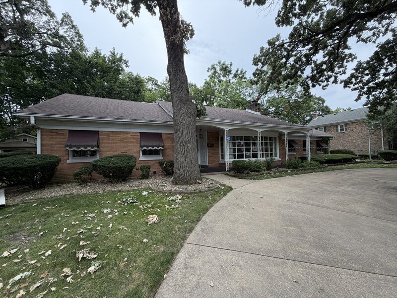 9615 Parkside Avenue Oak Lawn IL 60453