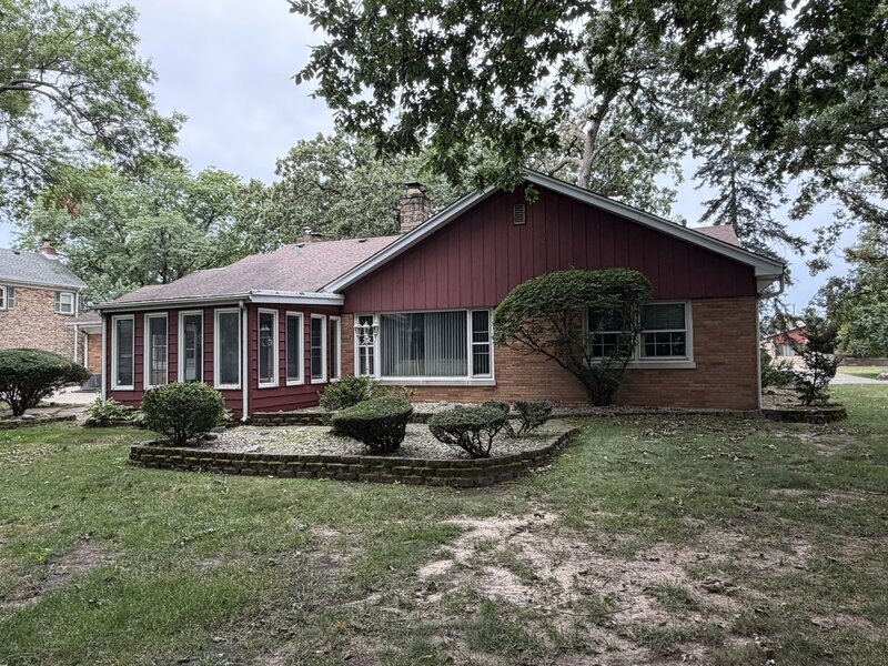 9615 Parkside Avenue Oak Lawn IL 60453