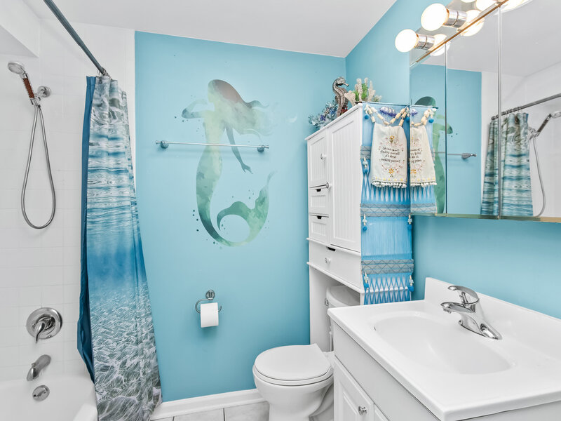 4250 N Marine Drive Chicago IL 60613