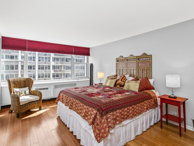 4250 N Marine Drive Chicago IL 60613