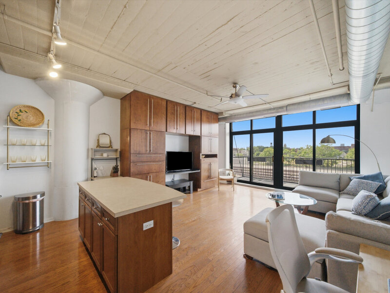 1525 S Sangamon Street Chicago IL 60608