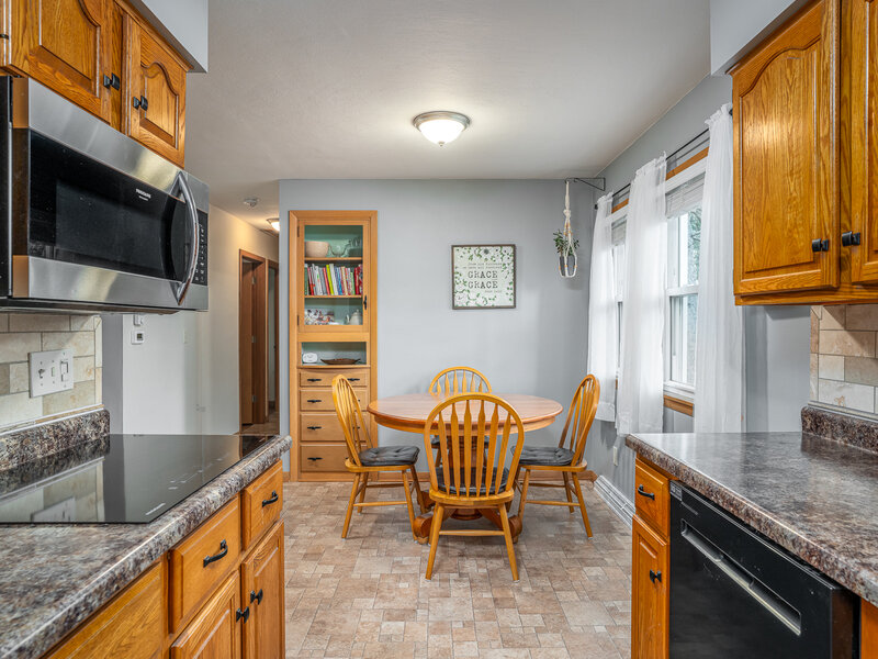 1923 Glenn Street Bettendorf IA 52722