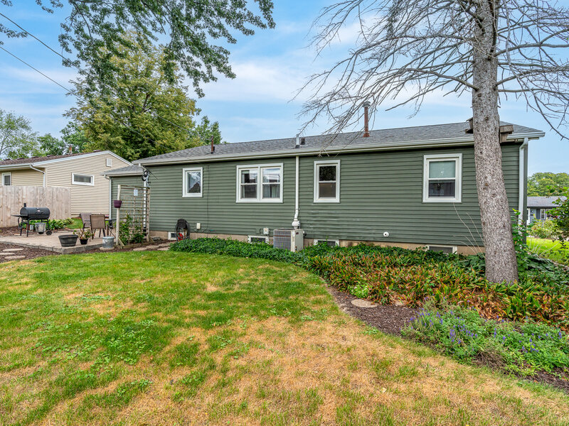 1923 Glenn Street Bettendorf IA 52722