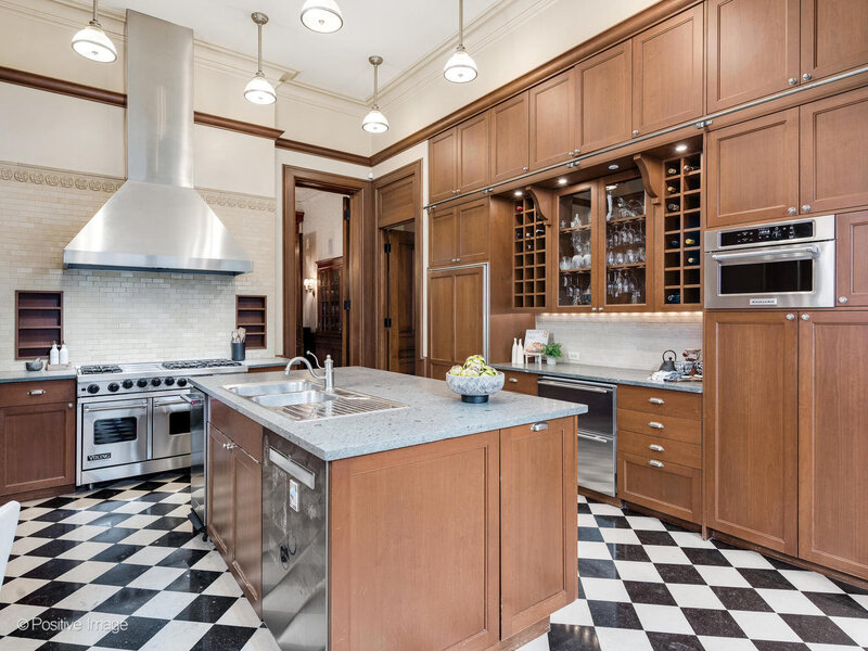 1454 N Dearborn Street Chicago IL 60610
