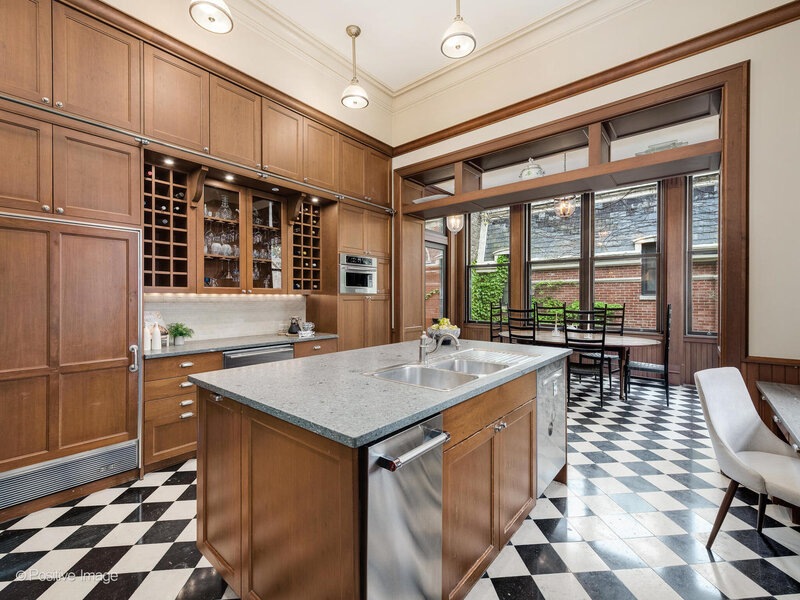 1454 N Dearborn Street Chicago IL 60610