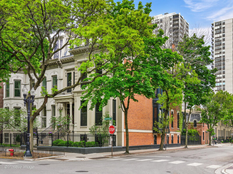 1454 N Dearborn Street Chicago IL 60610