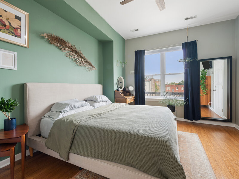 2607 N Hamlin Avenue Chicago IL 60647