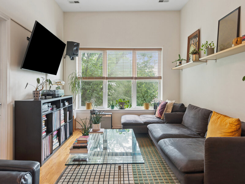 2607 N Hamlin Avenue Chicago IL 60647
