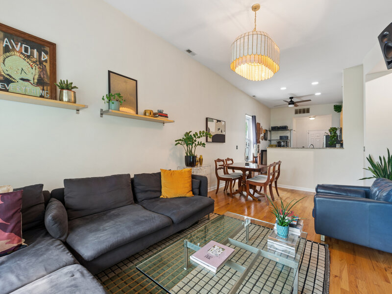 2607 N Hamlin Avenue Chicago IL 60647