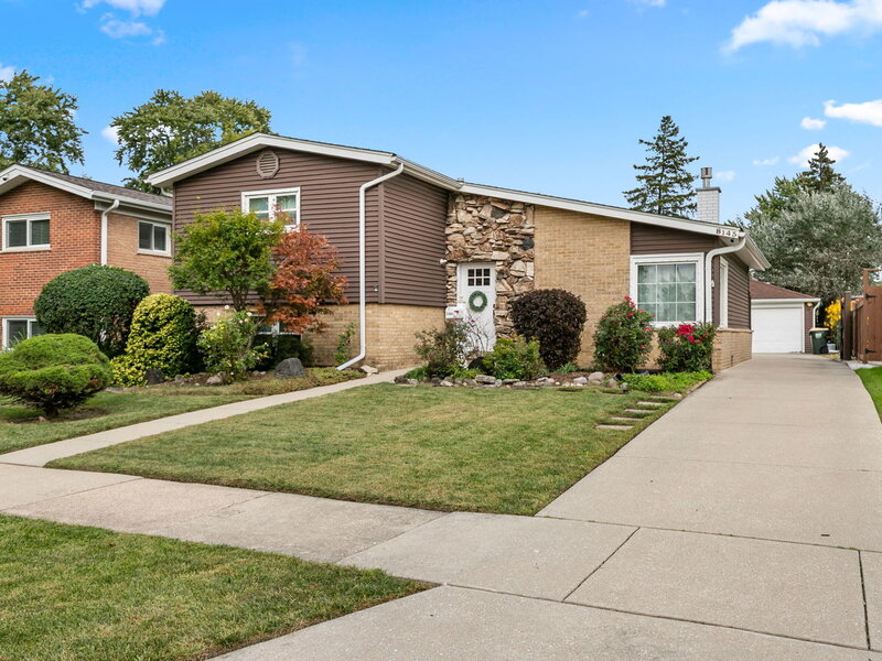 8143 N Clifton Avenue Niles IL 60714