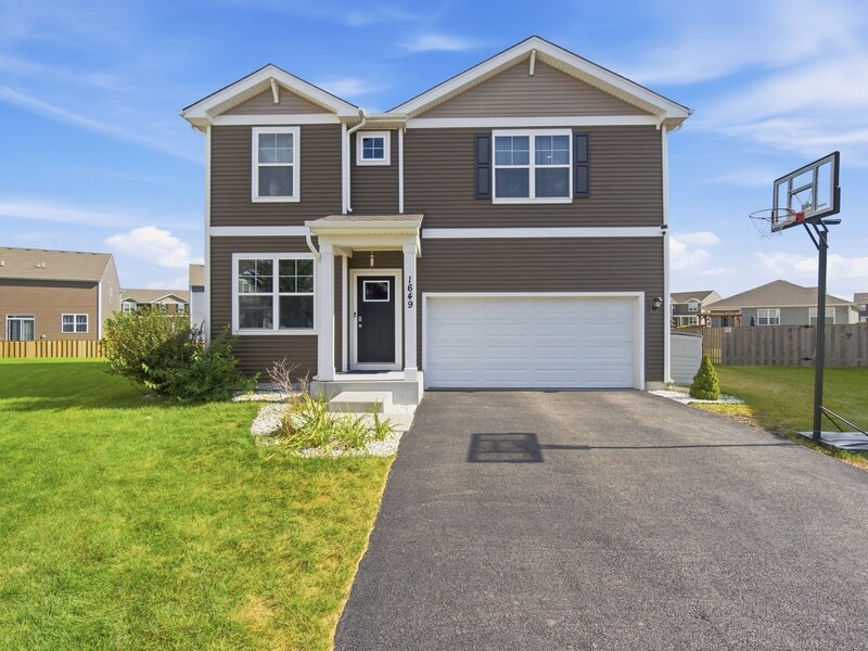 1649 Emma Court Pingree Grove IL 60140