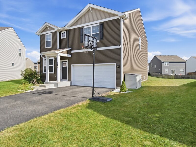 1649 Emma Court Pingree Grove IL 60140