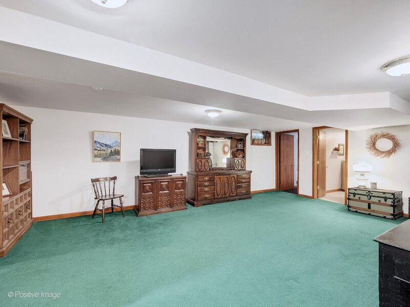 449 Arbor Avenue West Chicago IL 60185