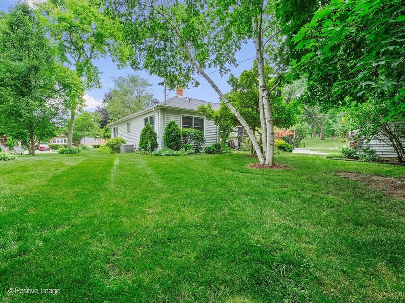 449 Arbor Avenue West Chicago IL 60185