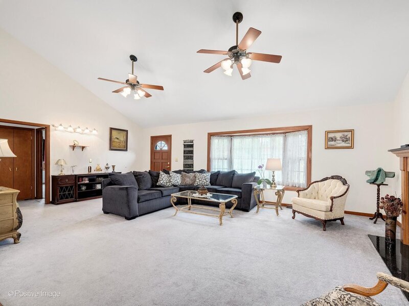 449 Arbor Avenue West Chicago IL 60185