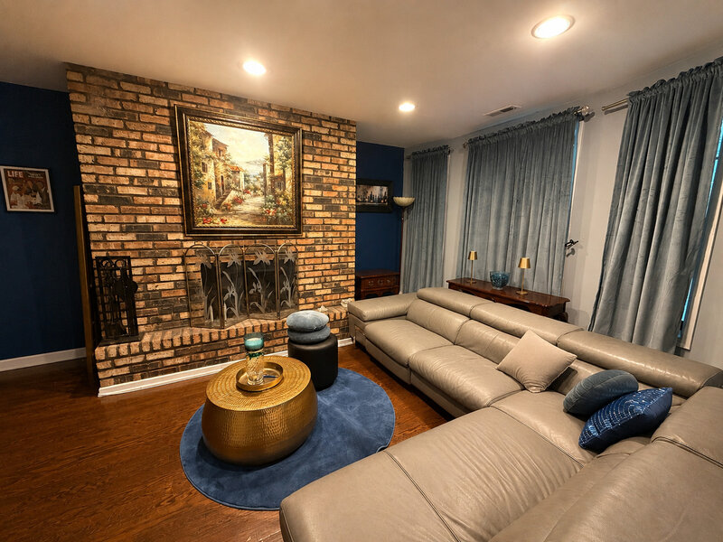 925 W Addison Street Chicago IL 60613