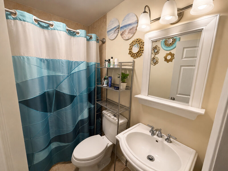 925 W Addison Street Chicago IL 60613
