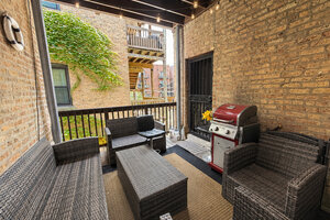 Photo of 925 W Addison Street Chicago IL 60613 Unit 2C