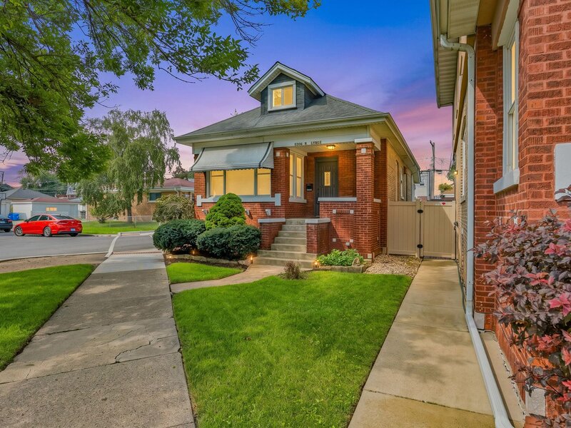 5306 N Lynch Avenue Chicago IL 60630
