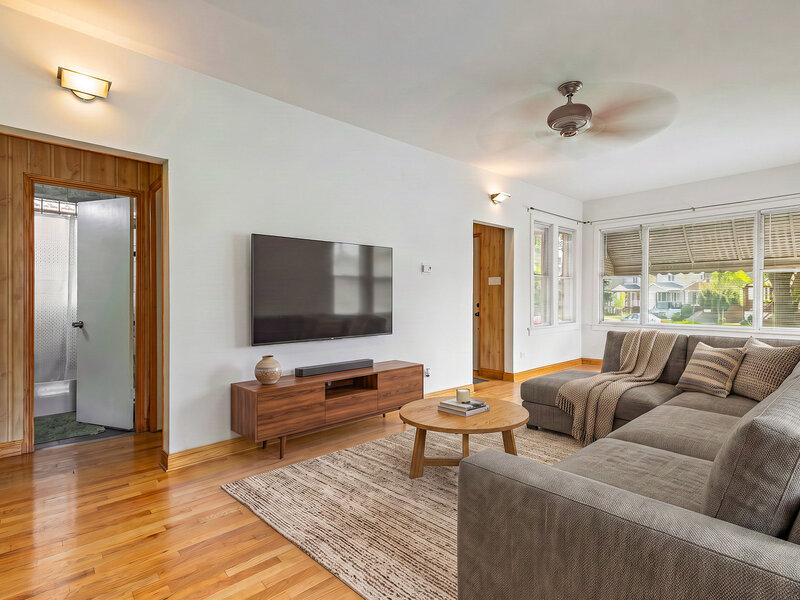 5306 N Lynch Avenue Chicago IL 60630