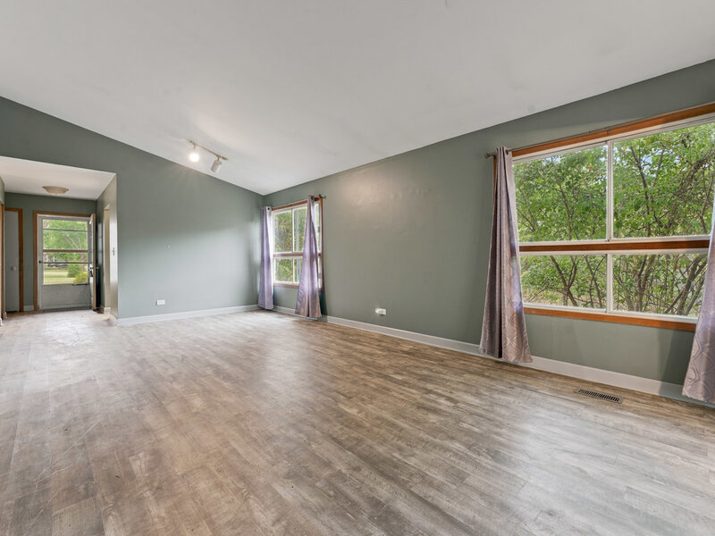 1132 Evergreen Drive Carol Stream IL 60188