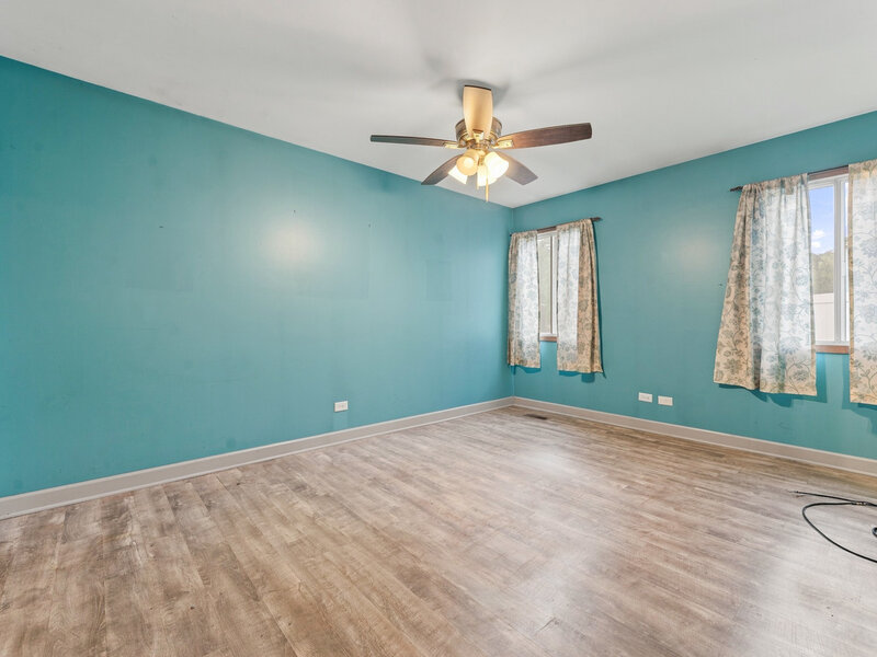1132 Evergreen Drive Carol Stream IL 60188