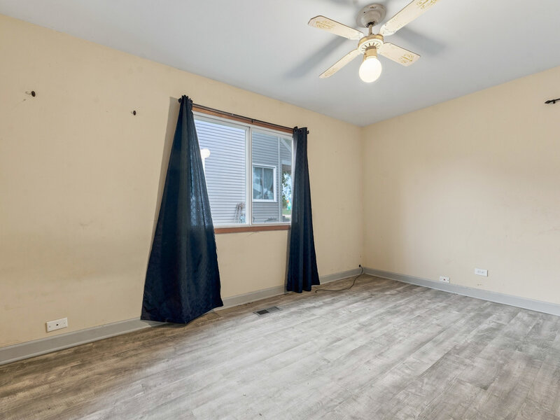 1132 Evergreen Drive Carol Stream IL 60188
