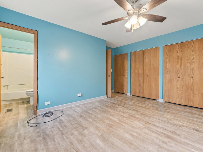 1132 Evergreen Drive Carol Stream IL 60188