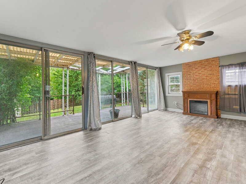 1132 Evergreen Drive Carol Stream IL 60188