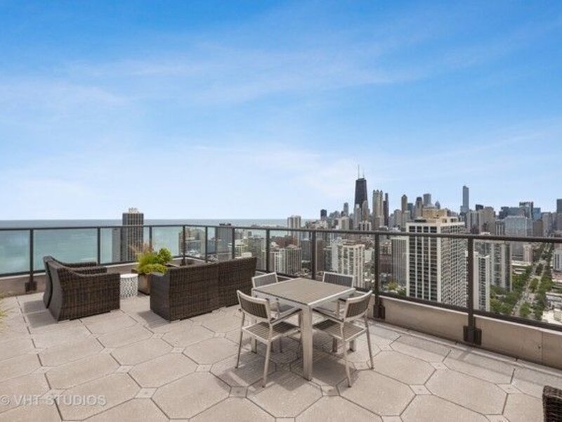 1660 N La Salle Drive Chicago IL 60614