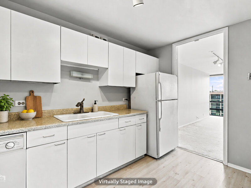 1660 N La Salle Drive Chicago IL 60614