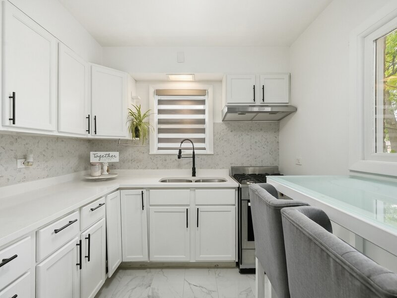 17530 Henry Street Lansing IL 60438