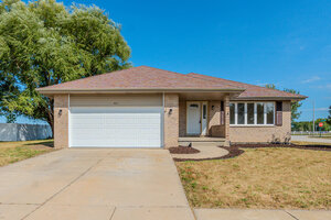 Photo of 411 Shamrock Lane Manteno IL 60950