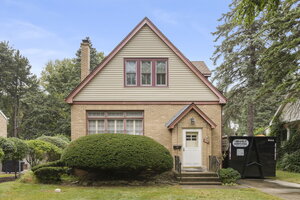 Photo of 421 W Alexander Boulevard Elmhurst IL 60126