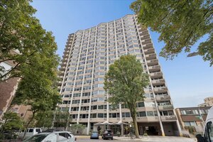 Photo of 555 W Cornelia Avenue Chicago IL 60657 Unit 501
