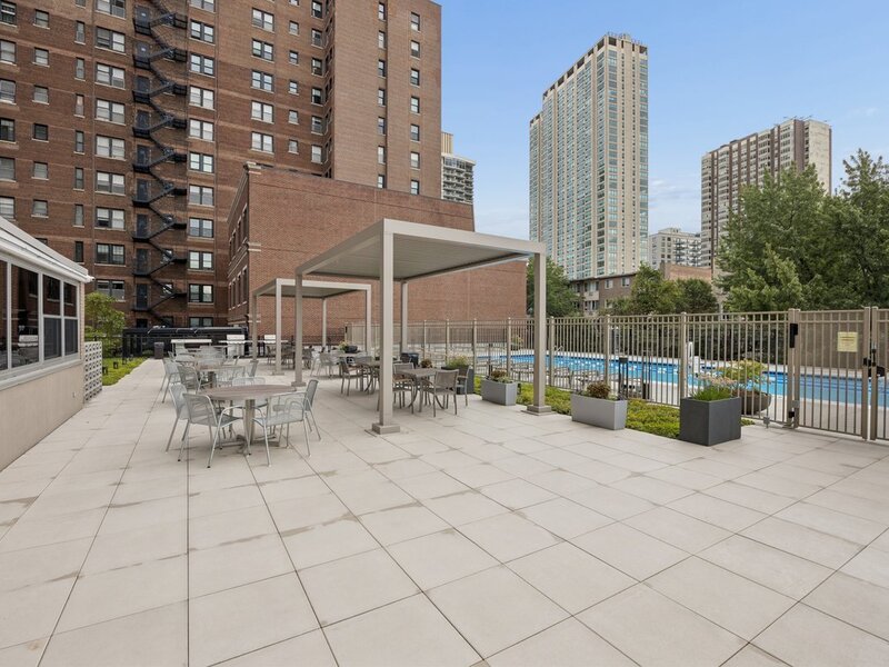 555 W Cornelia Avenue Chicago IL 60657