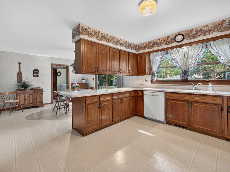 130 Ebbesen Drive Dekalb IL 60115