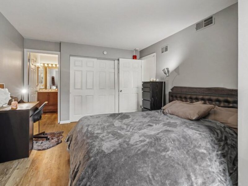 3255 Kirchoff Road Rolling Meadows IL 60008