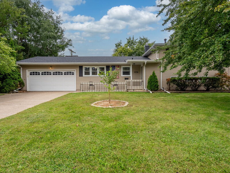 2236 Olympia Drive Bettendorf IA 52722