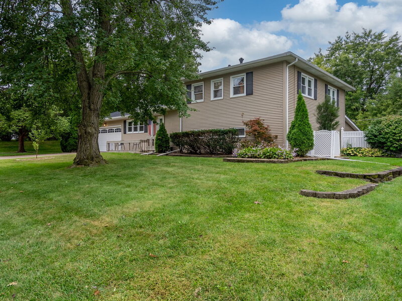 2236 Olympia Drive Bettendorf IA 52722