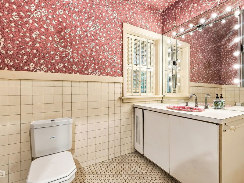 5650 S Dorchester Avenue Chicago IL 60637