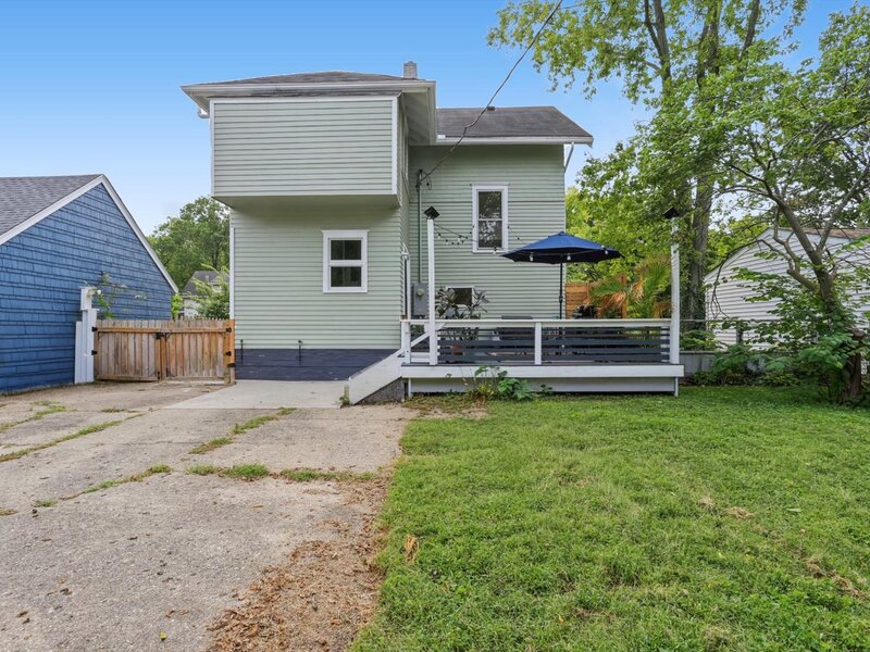 1104 W Washington Street Champaign IL 61821