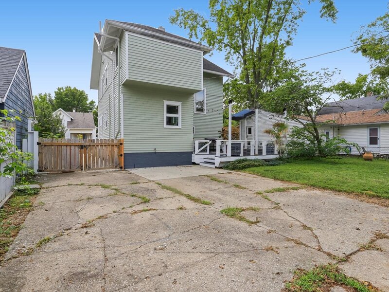 1104 W Washington Street Champaign IL 61821
