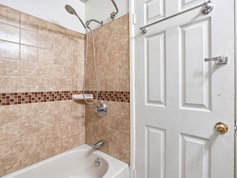 7500 S Kenwood Avenue Chicago IL 60619