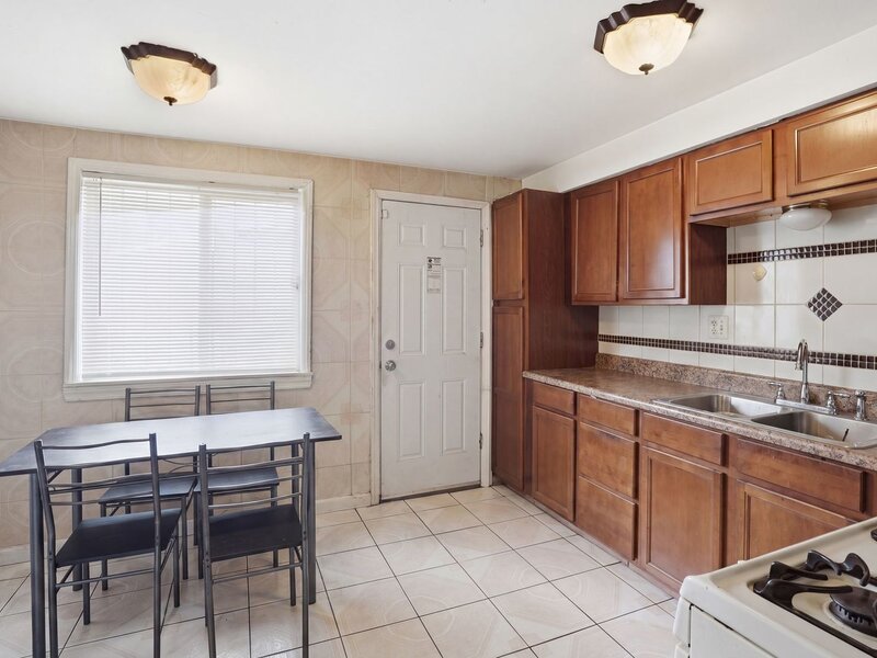 7500 S Kenwood Avenue Chicago IL 60619